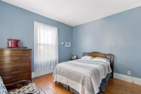 Bedroom - 252 Main St, Fairhaven, MA 02719 photo 5 of 8