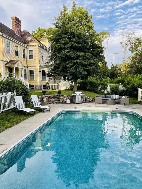Exterior - 252 Main St, Fairhaven, MA 02719 photo 4 of 7