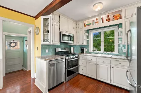 Kitchen - 252 Main St, Fairhaven, MA 02719 photo 4 of 5