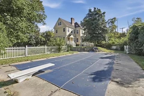 Exterior - 252 Main St, Fairhaven, MA 02719 photo 5 of 7