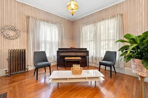 Living - 252 Main St, Fairhaven, MA 02719 photo 3 of 4