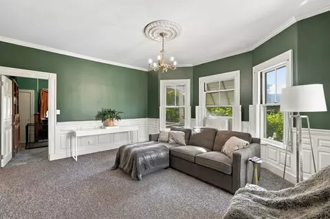 Living - 252 Main St, Fairhaven, MA 02719 photo 2 of 4