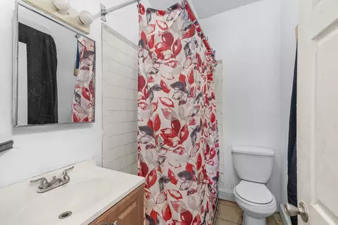 Bath - 84 Cory St, Fall River, MA 02720 photo 3 of 4