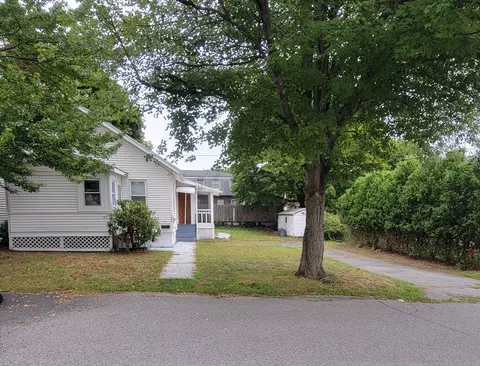 185 Dracut St, Lowell, MA 01854