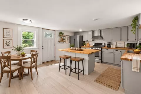 Kitchen - 200 Great Neck Rd, Wareham, MA 02571 photo 4 of 6