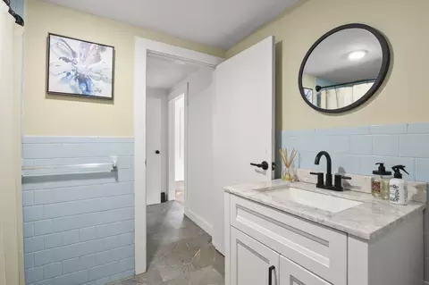 Bath - 200 Great Neck Rd, Wareham, MA 02571 photo 1 of 1