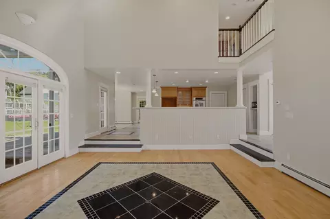 Living - 33 Flores, Fall River, MA 02721 photo 3 of 4