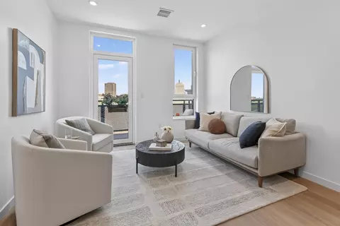 1395 Washington St #5R, Boston, MA 02118