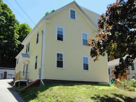 82 Congress St, Amesbury, MA 01913