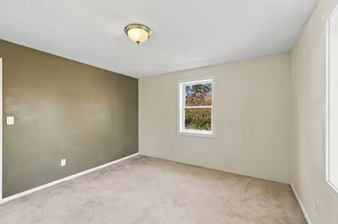 Bedroom - 13 High Popples Rd, Gloucester, MA 01930 photo 2 of 3
