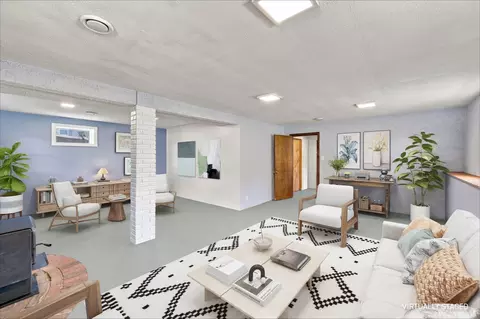 Living - 13 High Popples Rd, Gloucester, MA 01930 photo 4 of 5