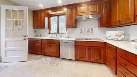 Kitchen - 6 Phalen St, Acton, MA 01720 photo 1 of 2