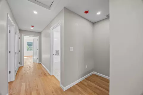 Entry Way - 17 Crosby St #B, Webster, MA 01570 photo 3 of 4