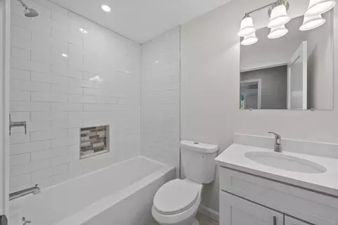Bath - 17 Crosby St #B, Webster, MA 01570 photo 3 of 4