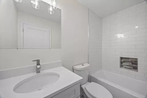 Bath - 17 Crosby St #B, Webster, MA 01570 photo 2 of 4