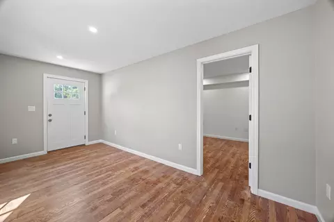 Living - 17 Crosby St #B, Webster, MA 01570 photo 10 of 11