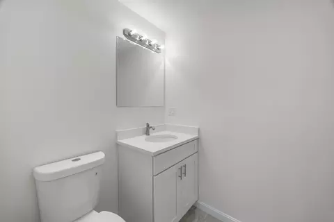 Bath - 17 Crosby St #B, Webster, MA 01570 photo 1 of 4