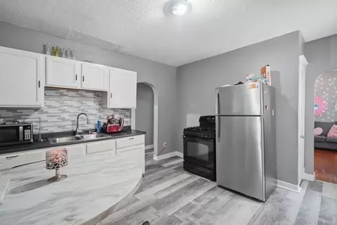 Kitchen - 50 Orange St, Springfield, MA 01108 photo 1 of 2