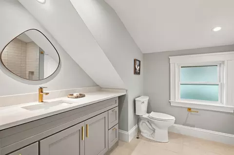 Bath - 74 Tedesco St, Marblehead, MA 01945 photo 2 of 4