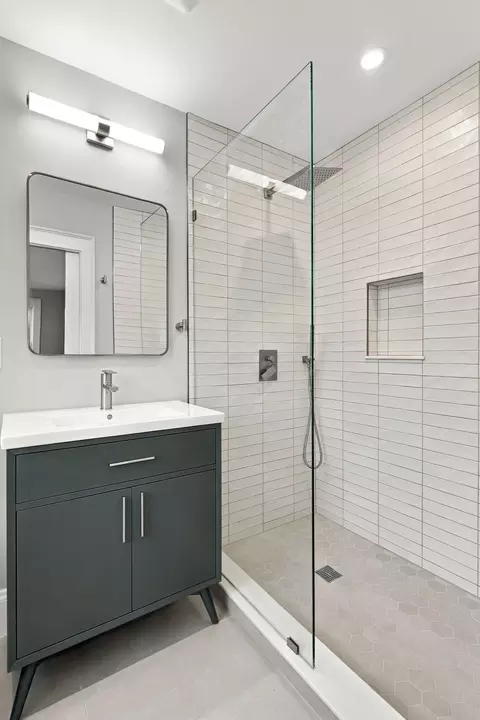 Bath - 74 Tedesco St, Marblehead, MA 01945 photo 1 of 4