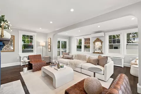 Living - 74 Tedesco St, Marblehead, MA 01945 photo 1 of 2