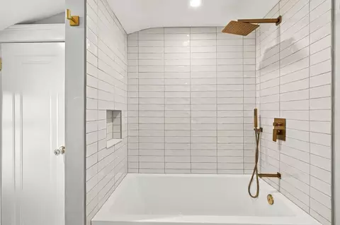 Bath - 74 Tedesco St, Marblehead, MA 01945 photo 3 of 4