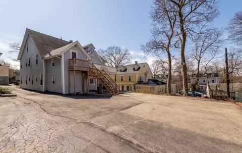 Exterior - 36 Cedar St, Worcester, MA 01609 photo 11 of 14
