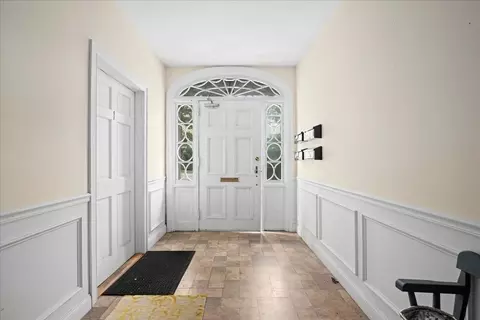 Entry Way - 36 Cedar St, Worcester, MA 01609 photo 3 of 3
