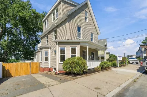 24 Birch St, Lynn, MA 01902