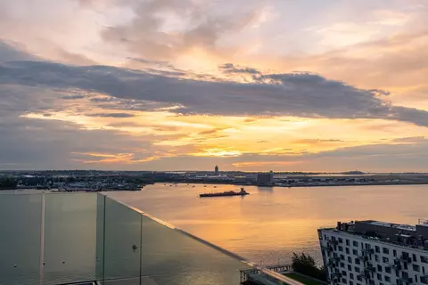 1 Harbor Shore Dr #PH2A, Boston, MA 02210