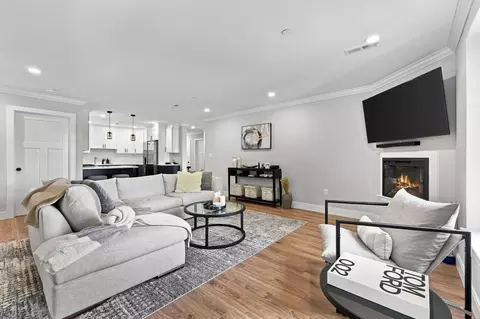 1721 Centre St #204, West Roxbury, MA 02132