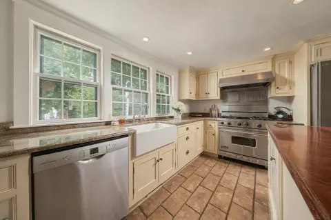 Kitchen - 217 North St, Hingham, MA 02043 photo 2 of 4