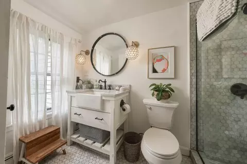 Bath - 217 North St, Hingham, MA 02043 photo 2 of 4