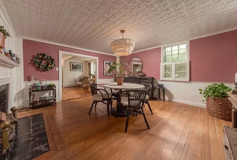 Dining - 217 North St, Hingham, MA 02043 photo 3 of 6