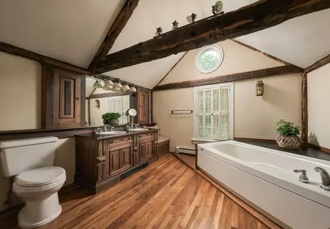 Bath - 217 North St, Hingham, MA 02043 photo 3 of 4