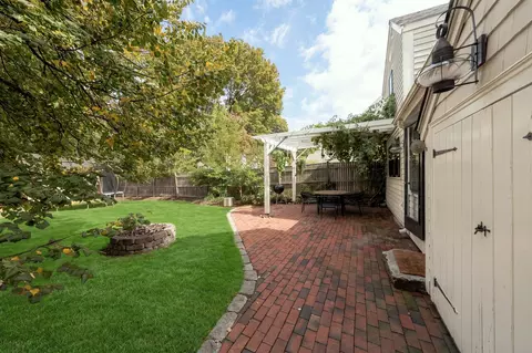 Exterior - 217 North St, Hingham, MA 02043 photo 5 of 8