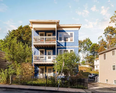 219 Florence St #219, Roslindale, MA 02131