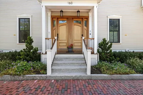 160 Norfolk St #1, Cambridge, MA 02139
