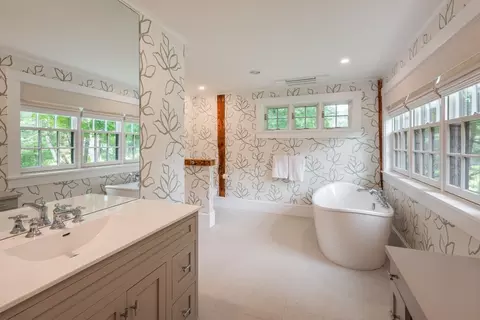Bath - 243 Cutler Rd, Hamilton, MA 01982 photo 2 of 5