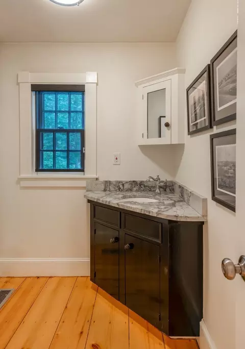 Bath - 243 Cutler Rd, Hamilton, MA 01982 photo 1 of 5