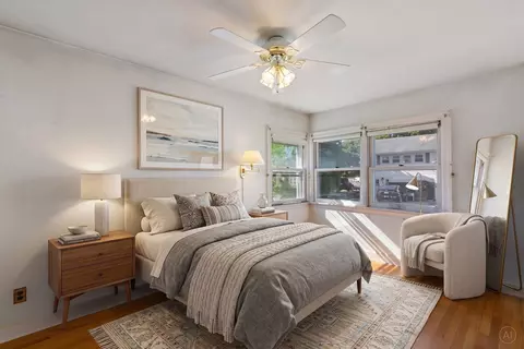 Bedroom - 4 Oakhurst Rd, Beverly, MA 01915 photo 7 of 9