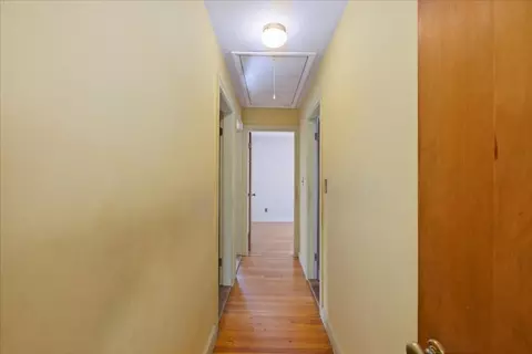 Entry Way - 4 Oakhurst Rd, Beverly, MA 01915 photo 1 of 1