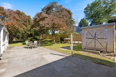 Exterior - 4 Oakhurst Rd, Beverly, MA 01915 photo 6 of 8