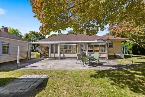 Exterior - 4 Oakhurst Rd, Beverly, MA 01915 photo 4 of 8
