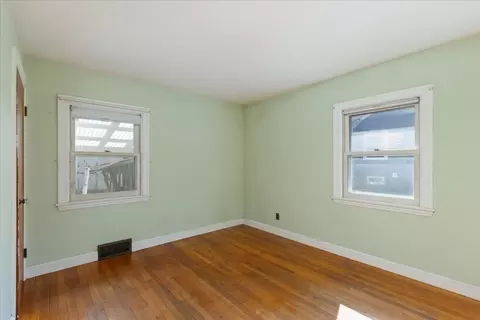 Bedroom - 4 Oakhurst Rd, Beverly, MA 01915 photo 5 of 9