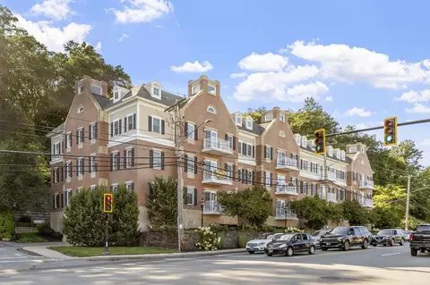 245 Cambridge St #302, Burlington, MA 01803