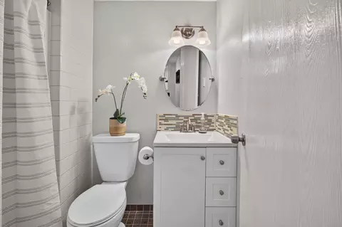 Bath - 61 Wright #105, Stoneham, MA 02180 photo 4 of 4