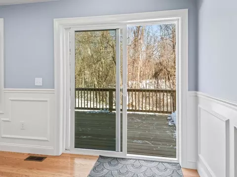 Entry Way - 271 Harrington Way # A, Worcester, MA 01604 photo 2 of 5
