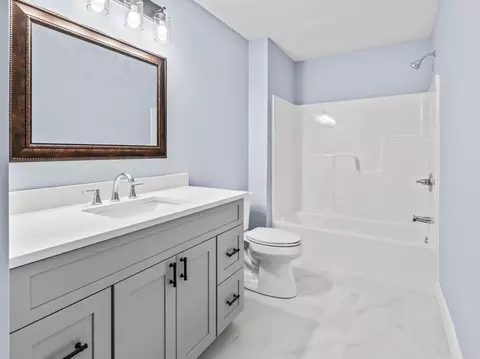 Bath - 271 Harrington Way # A, Worcester, MA 01604 photo 2 of 4