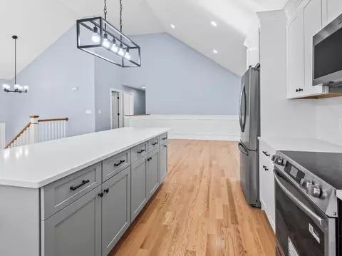 Entry Way - 271 Harrington Way # A, Worcester, MA 01604 photo 3 of 5
